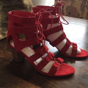 Gorgeous red lace up dress shoes.